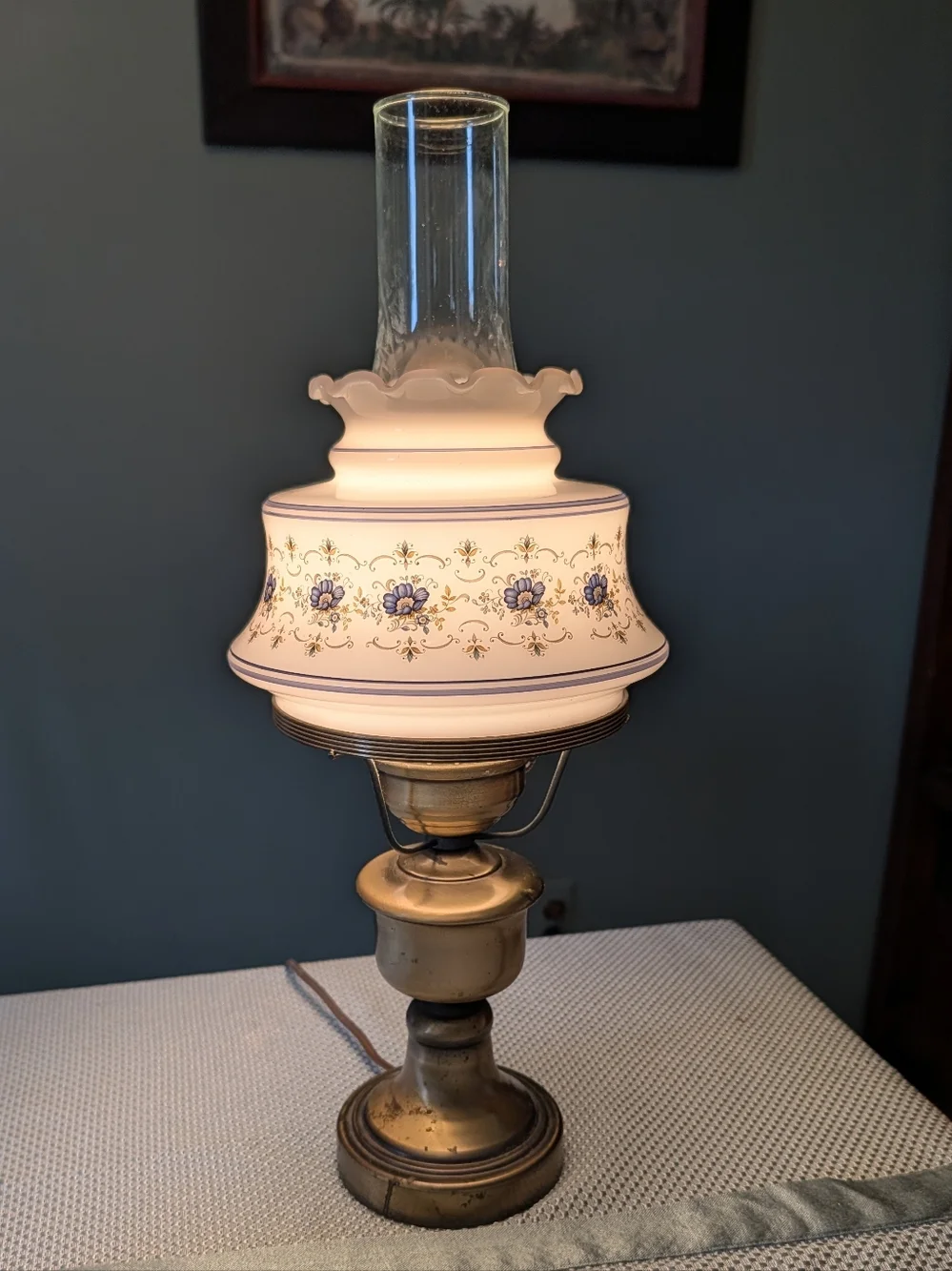 70s Quoizel Abigail Adams Lamp White Glass Shade Blue Floral VTG Hurricane